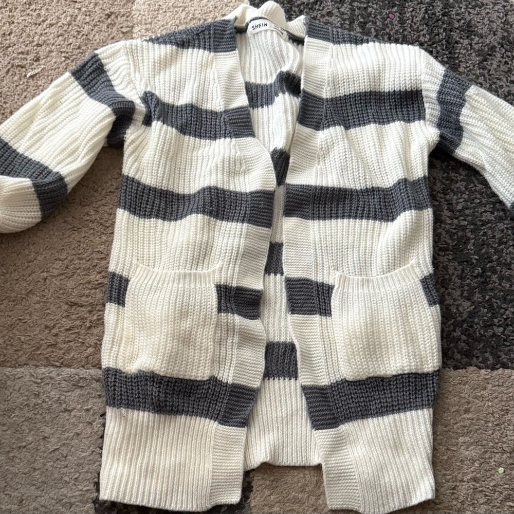 Shein Girls Size 6Y Cardigan - Cream and charcoal gray horizontal strip C1